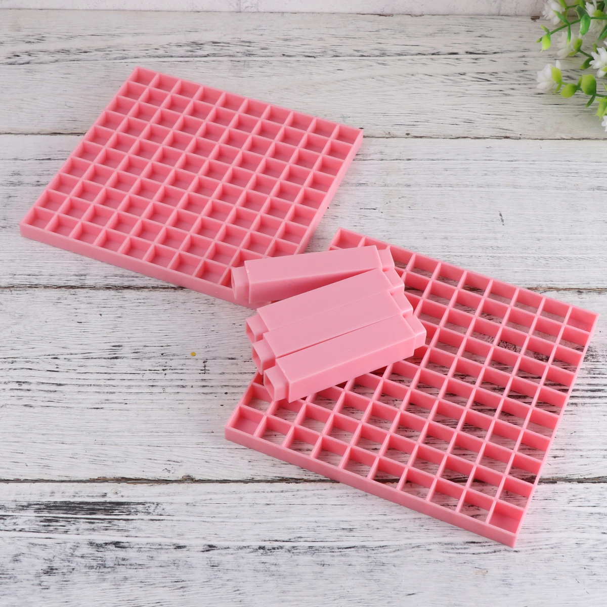 

96 Slot Pencil Organizer Strong Plastic Frame for Art Tools Markers Pens Pink Detachable Display Pencil Holder