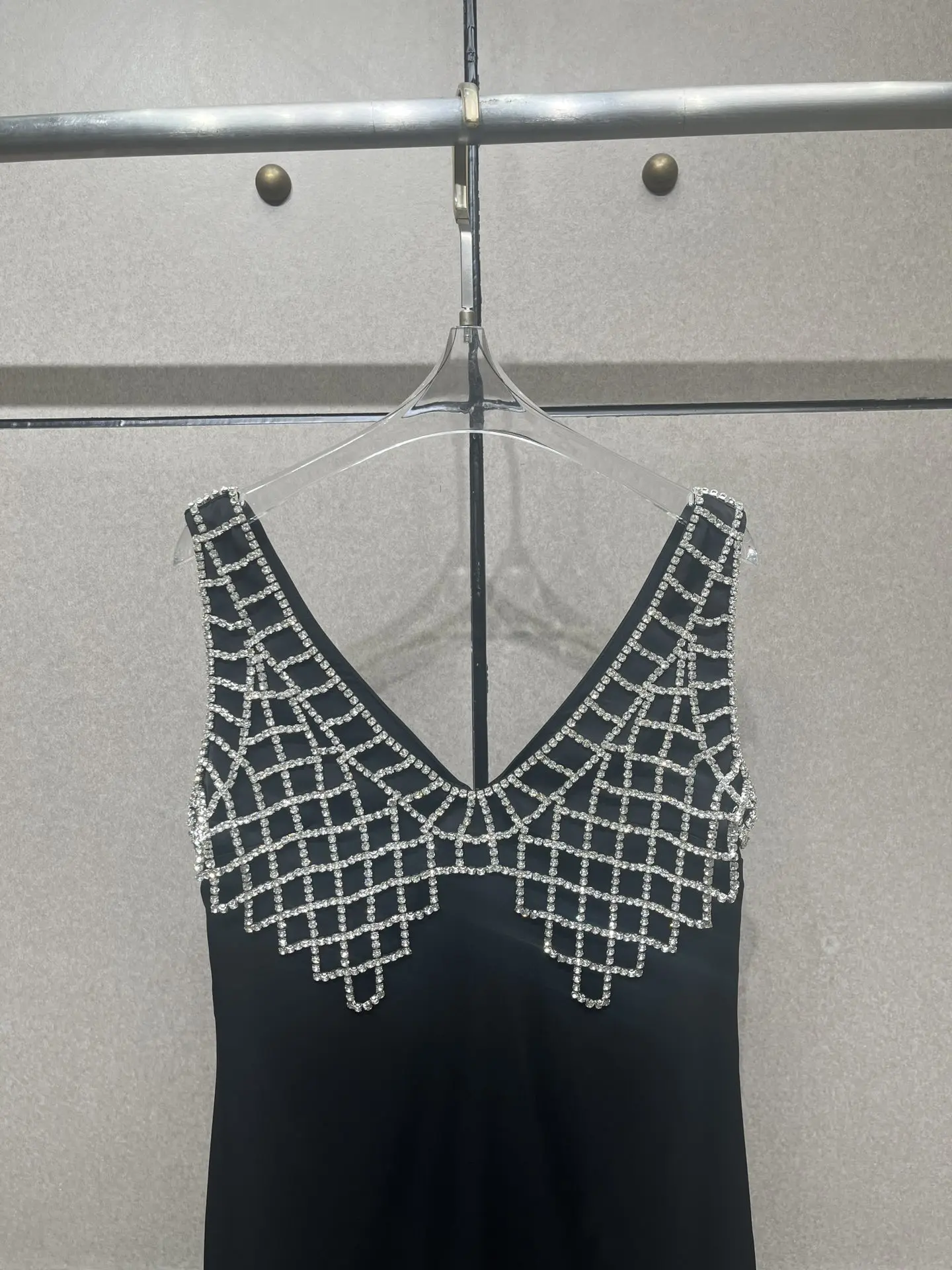 2024 Winter New Women's Clothing Elegant black diamond embellished camisole dress 1112