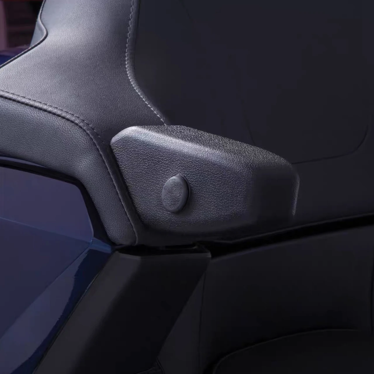 For Gold Wing Style GL1800 2018-2020 Rear Passenger Armrest Motorcycle Modification Handrest Rear Seat Comfort Arm Rest Kit