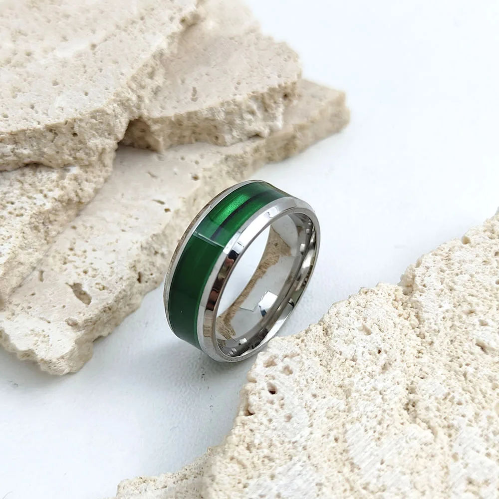 Stylish and charming stainless steel gold-plated men\'s ring, simple green enamel women\'s ring, wedding party jewelry