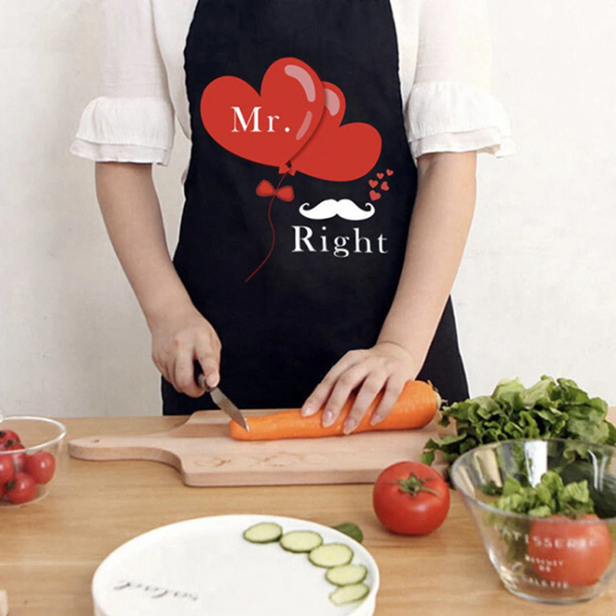 Funny Couple Aprons Mr and Mrs Cooking Kitchen Aprons Set for Birthday Wedding Engagement Anniversary Gifts