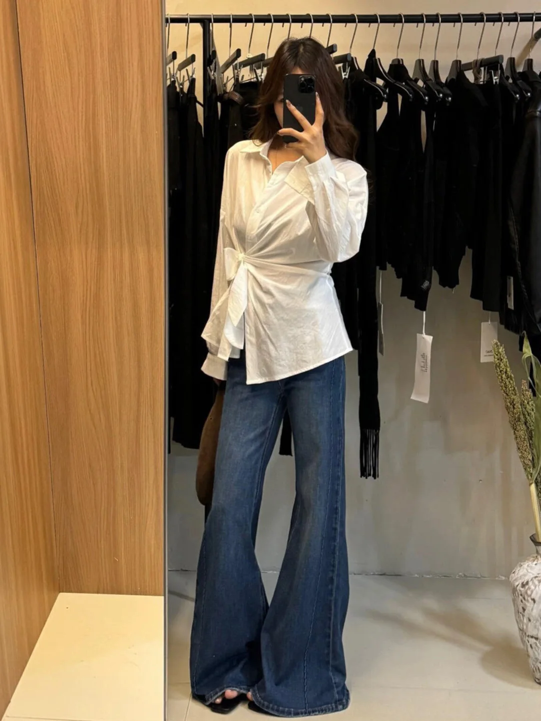 

Fashionable Long Sleeve Tie Waist Shirt Women's Spring 2026 New Korean Style Casual Slimming Top Turn-down Collar Design