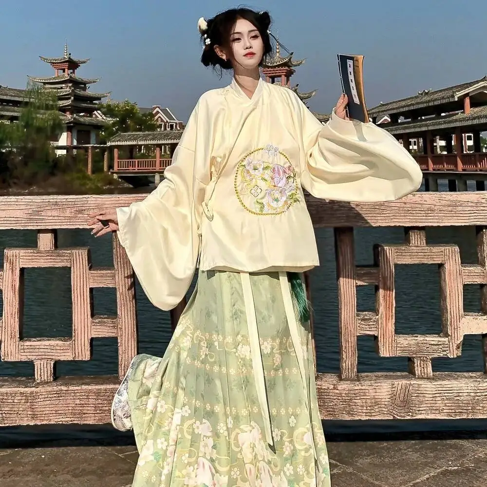 

Winter Hanfu 2023 Rabbit Embroidery Women's Dresses Chinese Female Ming Dynasty Oriental Round Collar Top Ma Mian Skirt Set