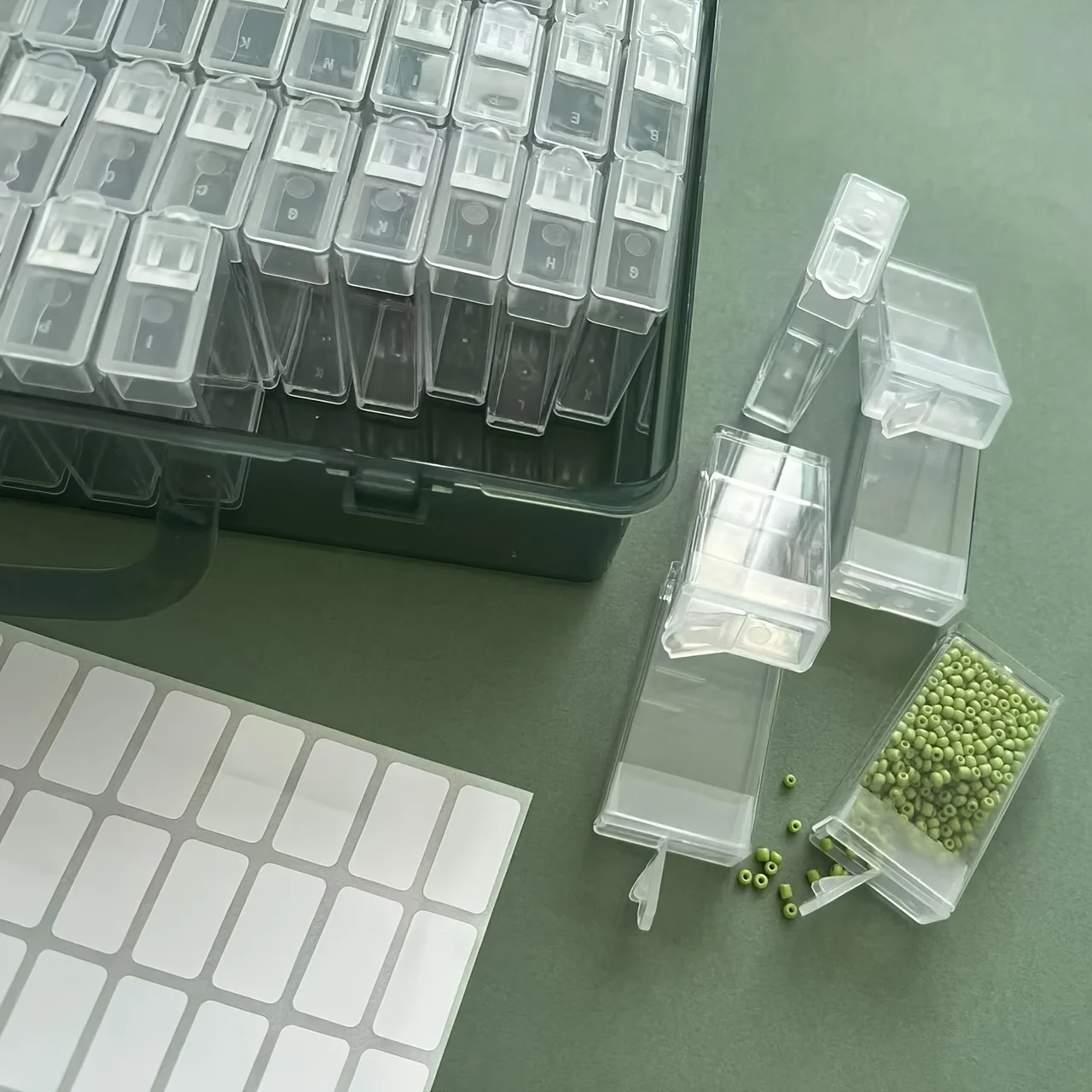 Set mit 64 grauen Kunststoff-Aufbewahrungsbehältern – Organizer für Schmuck, Anhänger und Accessoires; DIY-Diamantmalerei-Aufbewahrungsbox – Detail 4