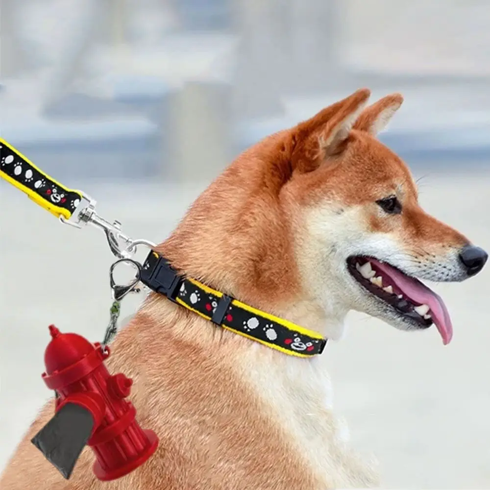 

Portable Plastic Pet Poop Bag Box Hanging with Key Ring Dog Poo Bags Dispenser Decorative Waste Bag Holder for Dogs Cats
