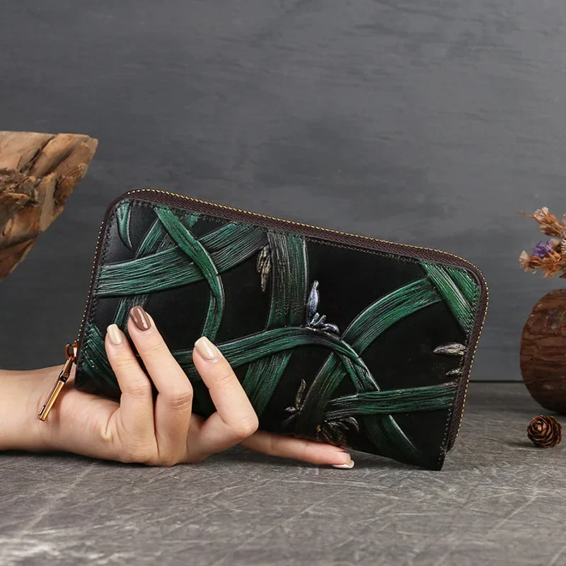 

Women's wallet High quality vintage hand-embossed genuine leather card holder Women's cowhide long wallet bag