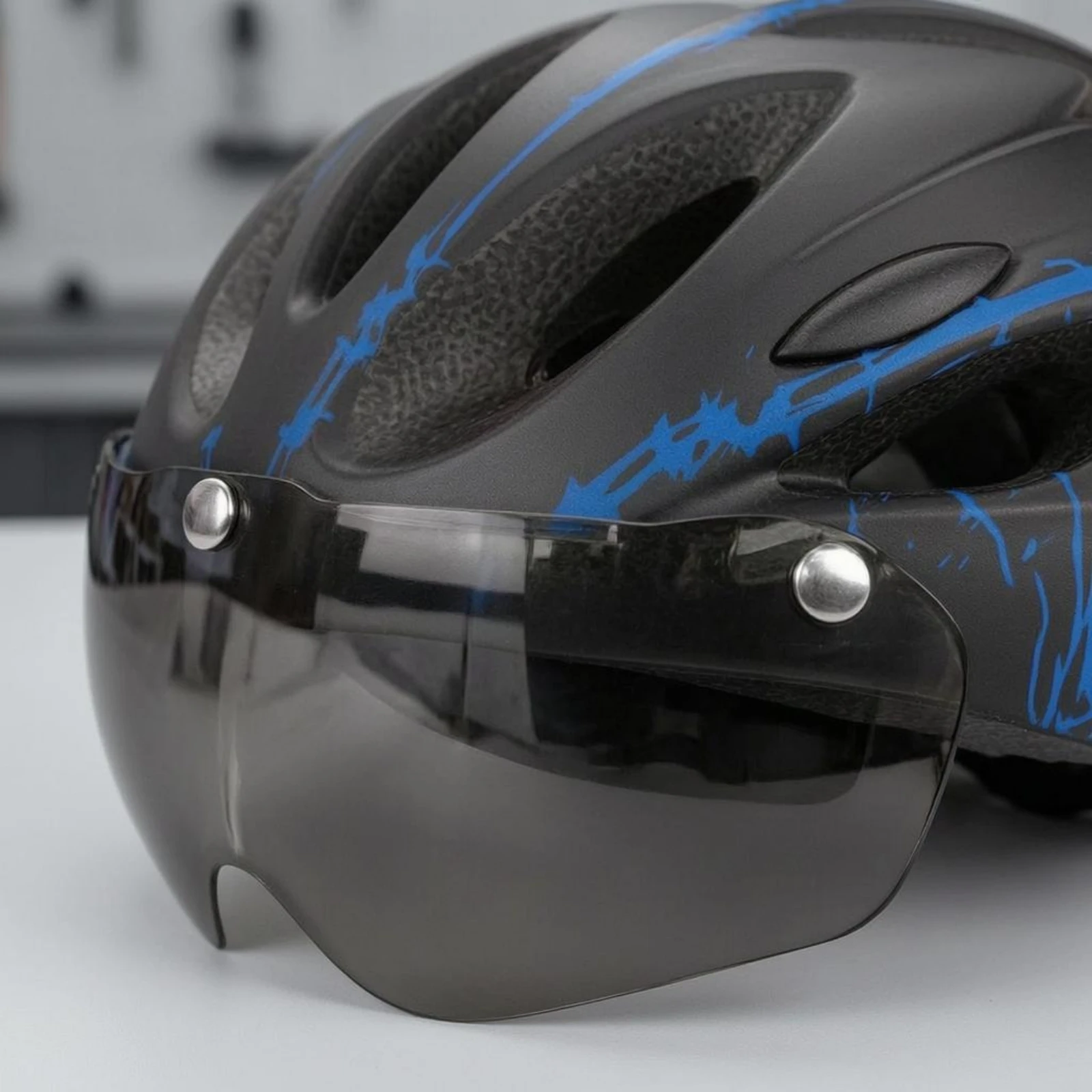 フェイスガード付きヘルメット-スモークバイザー-ベンチレーション付きサイクルヘルメット-スポーツギア-軽量-耐衝撃性