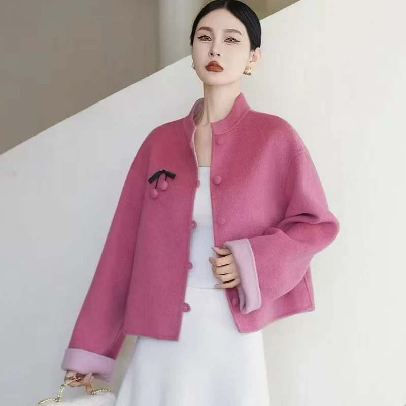 

Осеннее высококачественное новое маленькое воротник-стойка с рукавами реглан, пуговицами ручной работы, розово-красное двустороннее шерстяное женское короткое пальто