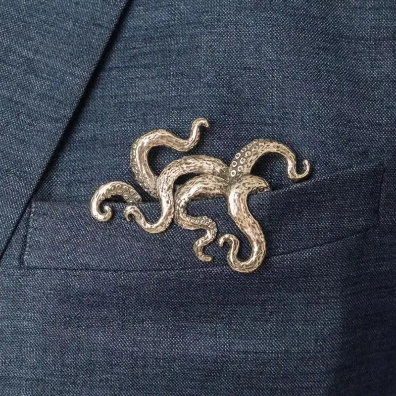 1Pc Durable Zinc Alloy Vintage Crocodile Tiger Shaped Engraved Men's Suit Lapel Pin Classic Formal Accessory Pins For Men Suits
