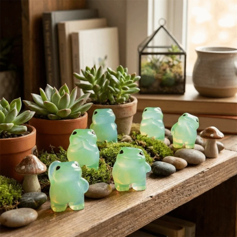 6PCS Cute Mini Frog Statues Miniature Glow At Dark Resin Frogs Ornament Handicraft Resin Luminous Frog Figurines