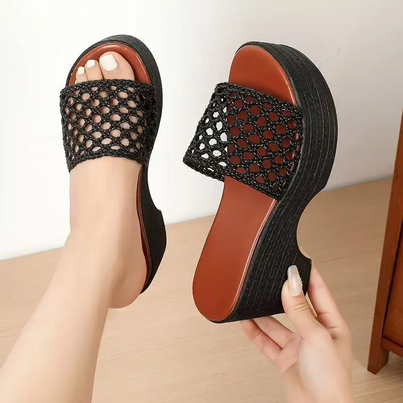 2026 Summer New Woven Hollow Out Block Heel Slippers Thick Sole Open Toe Fashionable Big Size Outdoor High Heel Slippers Sandals