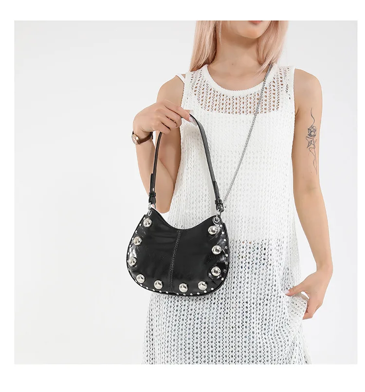 

2025 AW New Studded Bucket Bag Women Trendy Chain Shoulder Crossbody Street Fashion Purse