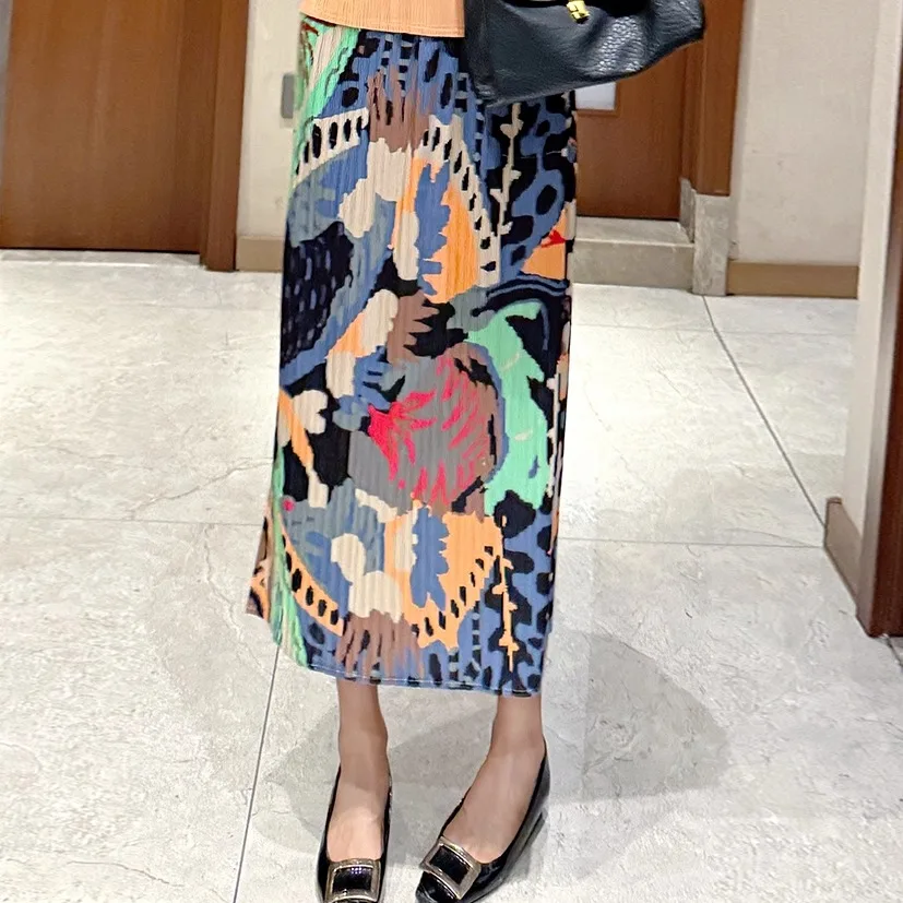 

Women Skirt 2025 Summer New Arrival High-Waisted Casual Geometric Pattern Retro Print Design Casual Straight Skirt