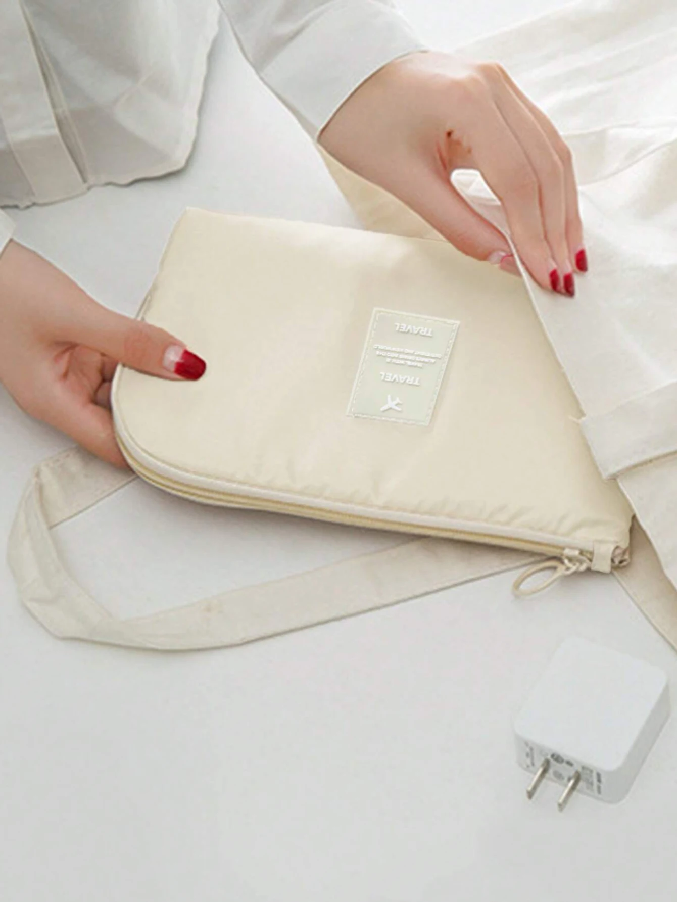 جديد بسيط حقيبة مستحضرات التجميل المحمولة متعددة الوظائف كابل بيانات حقيبة التخزين السفر الأجهزة الرقمية المحمولة USB خط سماعة المنظم