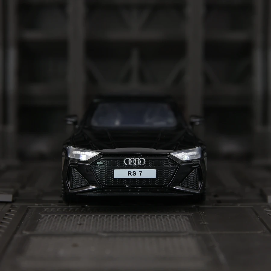 

Модель автомобиля AUDI RS7 купе из сплава металла в масштабе 1:32. Двери, передний капот и крышка багажника также открываются. Детализированы, тонкая работа.