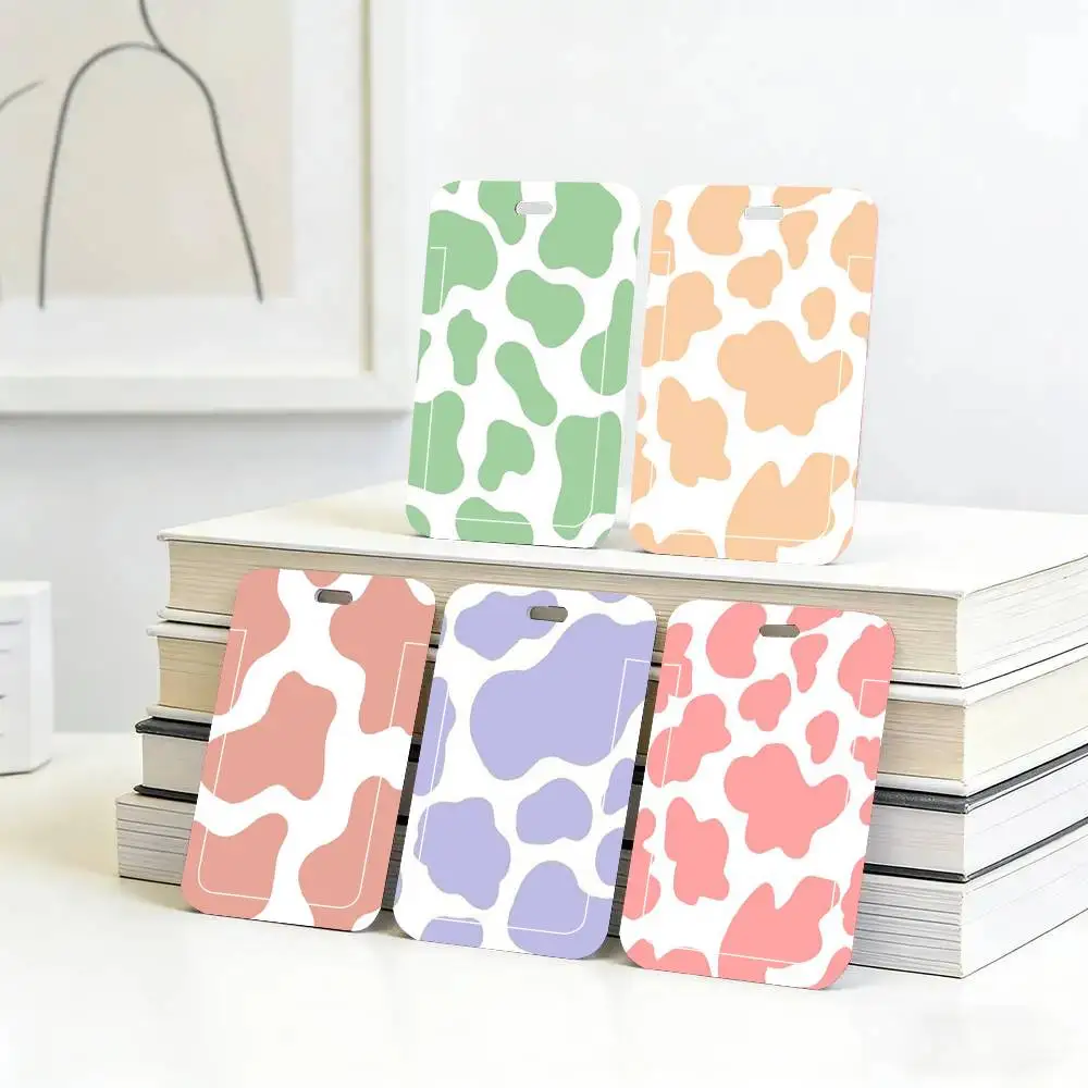 

Черные держатели для карт с принтом коровьей шкуры, для студенческих карт питания и удостоверений личности, для школы