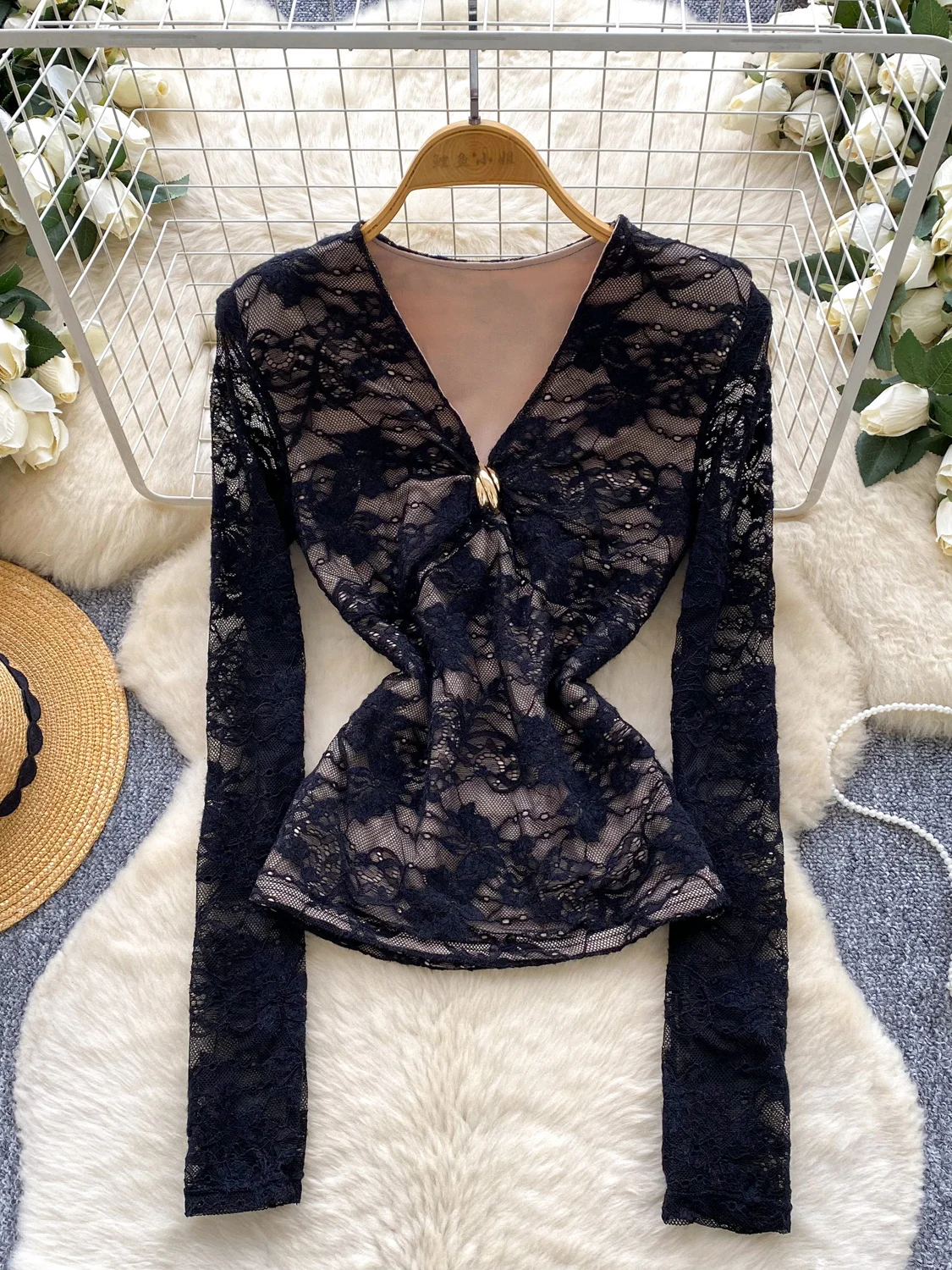 

Women Black Gothic Emo Lace T-shirt Aesthetic Y2k Gyaru V-Neck Tee Top 2000s Vintage Long Sleeve T-shirts Clothes Spring Autumn