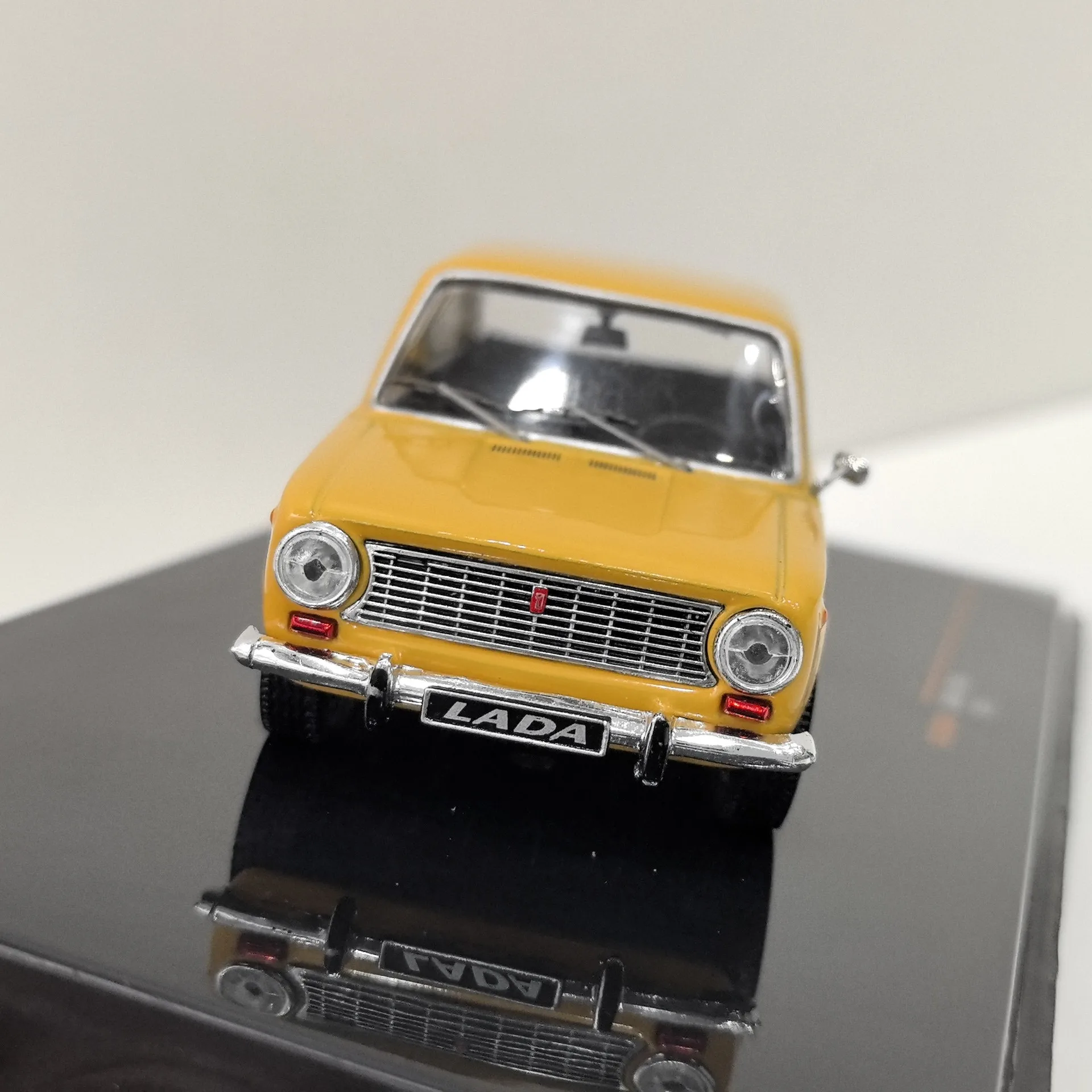 Diecast IXO Schaal 1:43 LADA 1200 1970 Lada Legering Model Auto Collectible Toy Gift Souvenir Display Ornament