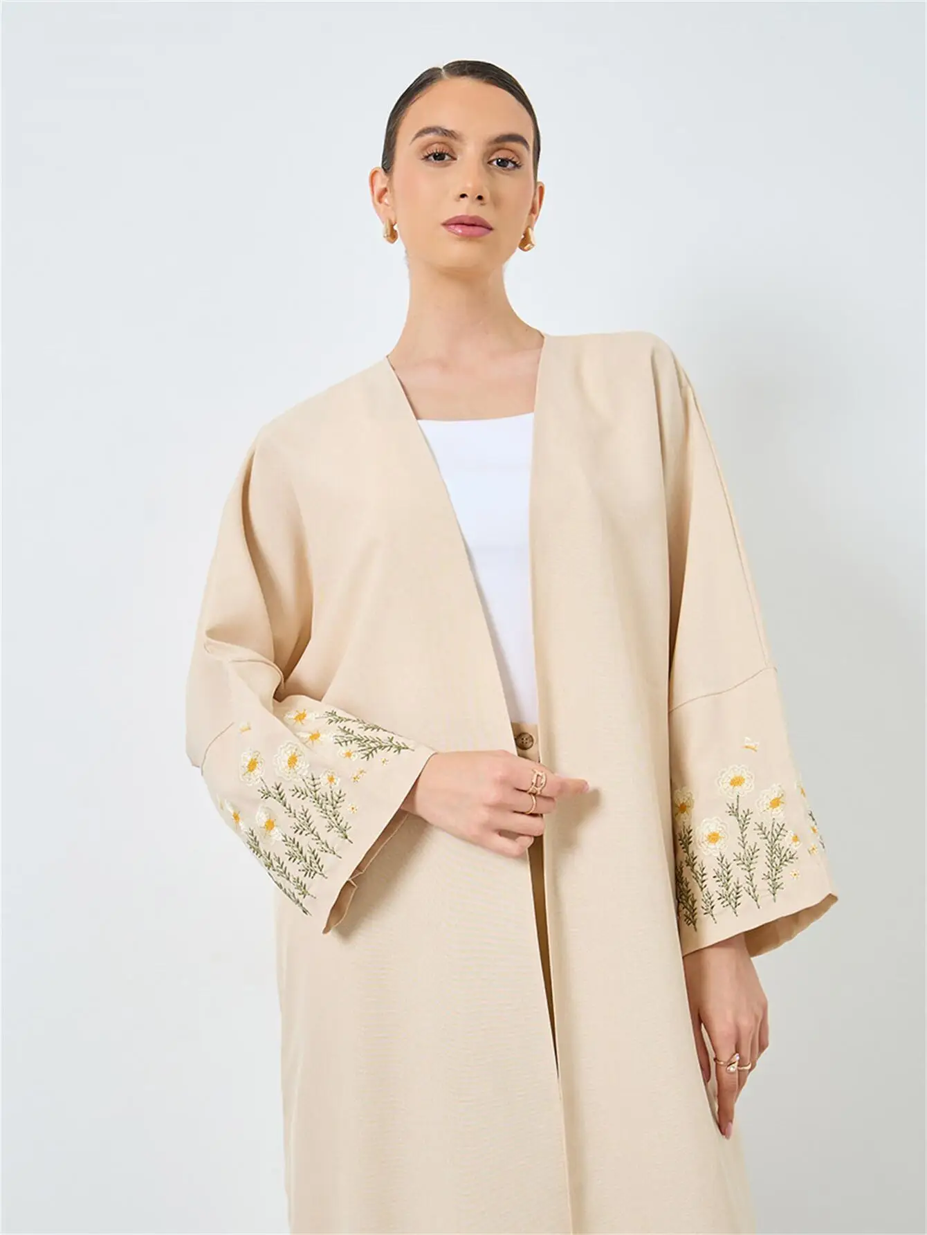 عباية أنيقة للنساء المسلمات في الشرق الأوسط بأكمام طويلة ومطرزة بالزهور عبايات إسلامية فساتين ماكسي قفطان عربي جلباب