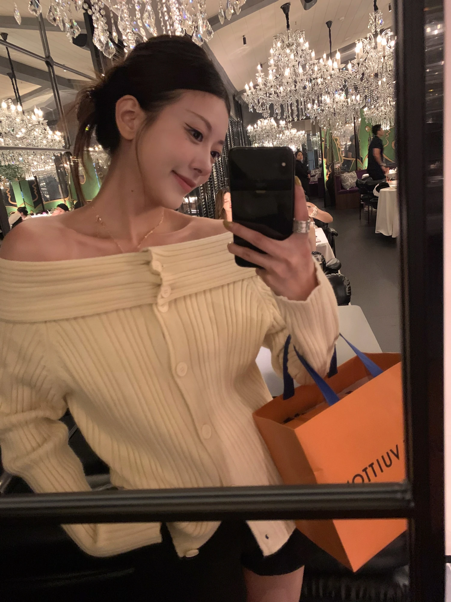 

Winter 2024 Dental Bracelet Large Poodle Knitted Long Sve One oulder Design Sensation Casual Faion Women's Top