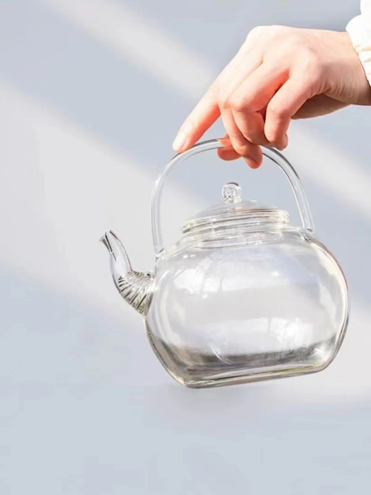 

Original Court Moon Pot Glass Handle Outdoor Tea Brewing High Temperature Resistant Handmade Chinese Sle Tea Pot for Home Use