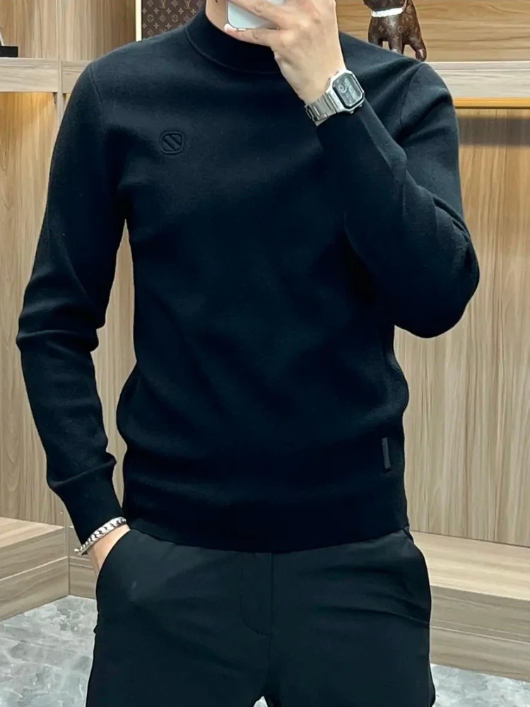 

Мужской вязаный свитер-базовый слой: комфортный, модный, приталенный, простой, универсальный. Новинка осенне-зимнего сезона. Молодежный повседневный стиль.