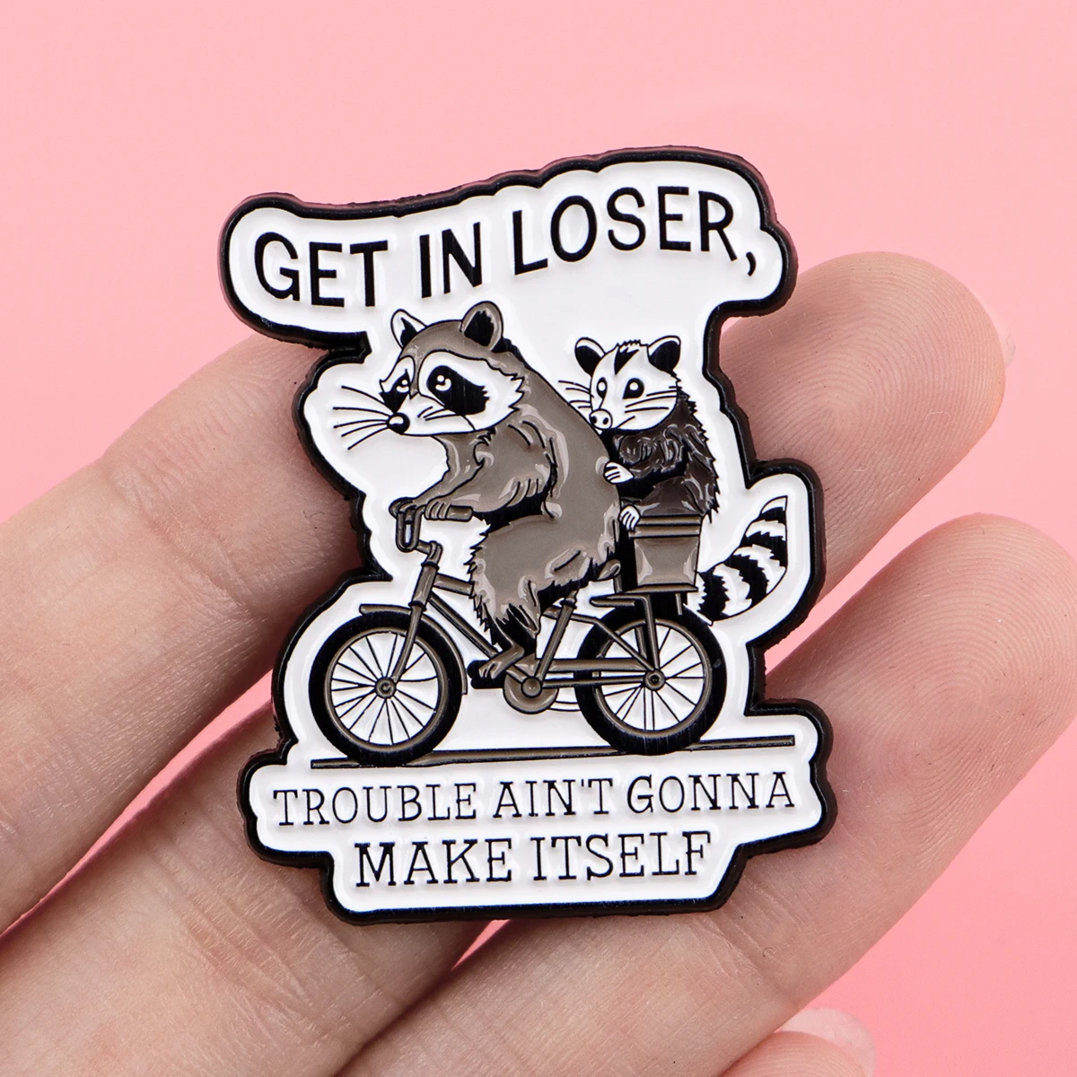 Waschbär-Totemtier-Emaille-Pins, lustige sarkastische Zitat-Brosche, niedliche Tier-Anstecknadel für Rucksack, Jeans, Tasche, Geschenk für Freunde – Detail 4