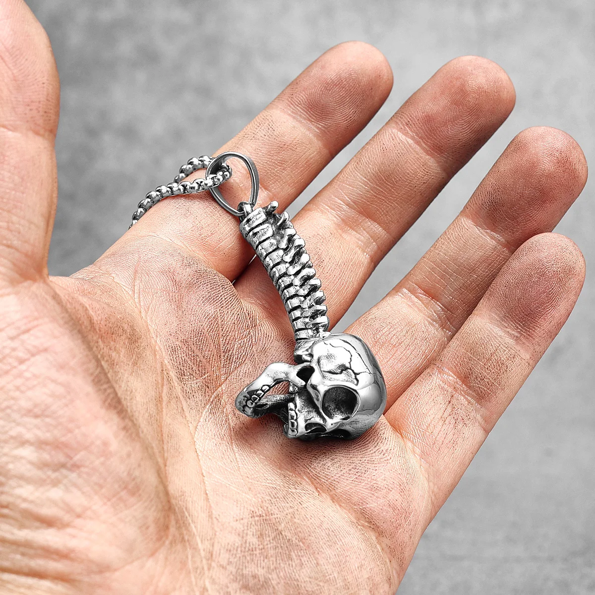 Skull Spine Stainless Steel Men Women Necklaces Pendants Chain Vintage Gothic Domineering Punk Jewelry Creativity Gift Wholesale