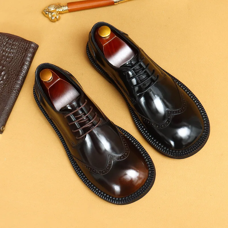 Glossy Patent Leather Male ShoeLuxury Wedding Genuine Leather Round Toe Handmade Shoes Classic Scotland Style Brogue Shoes Black