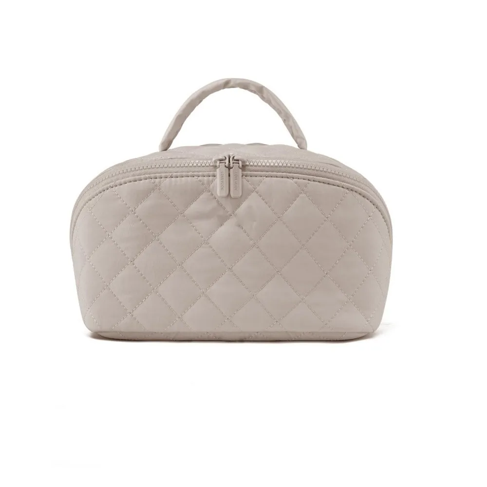 

Water-Resistant Handheld Cosmetic Bag Multiple Pockets Large Capacity Toiletry Bag Solid Color Quilted Wash Bag