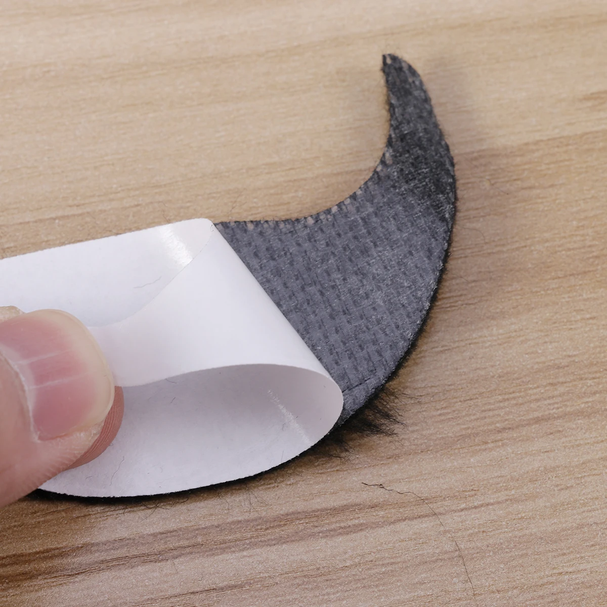 

Simulation Beards Self Adhesive Mustache Cosplay Costumes Funny Props Halloween Stage Performance Realistic Durable Medical Tape