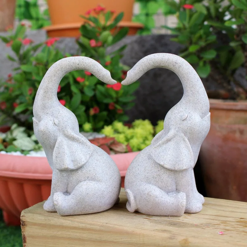 Love Elephant Garden Figurine Resin Stone Outdoor Animal Statue Landscape Home Decor Garden Ornamentation