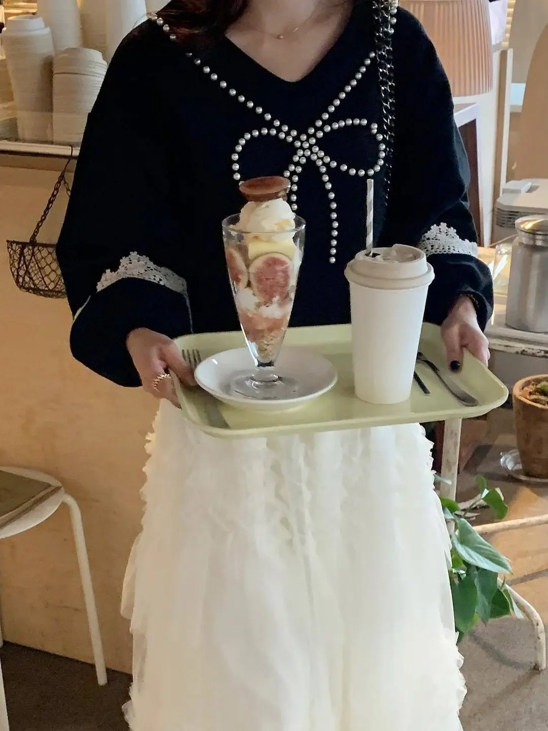 

Ретро-свитшот с тяжелой вышивкой, кружевными вставками и бисером, женский дизайнерский топ, новинка весны, шикарный и стильный