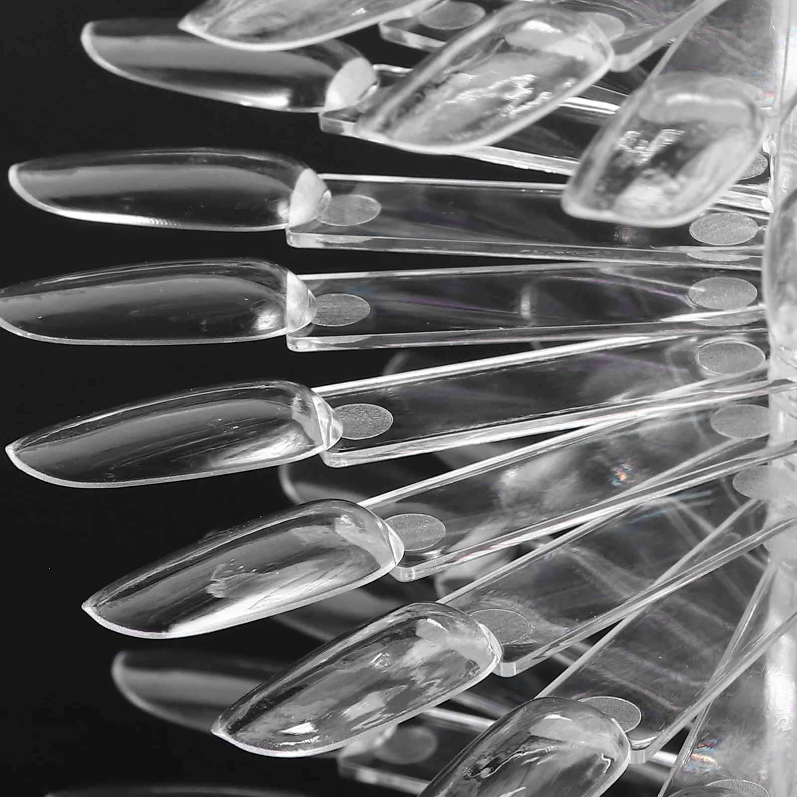 

Acrylic Nail Display Stand Spiral Design Clear Nail Art Practice Holder for Salon Home Use Professional Training