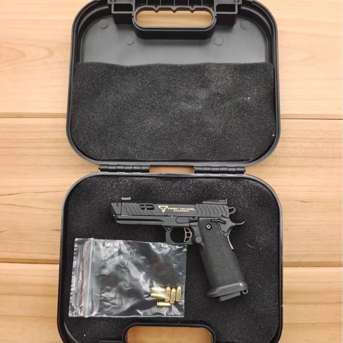 

Hot 1:3 Mini Metal TTI PIT VIPER Viper Gun Model Removable Keychain Shell Pop-up Decompression Toy Men's Collection Gift