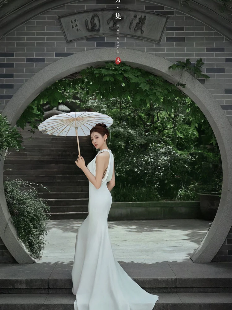 

New White Hanging Neck Fish Tail Dress Photography Costume Studio Wedding Photography Chinese Garden Style Portrait Shoot