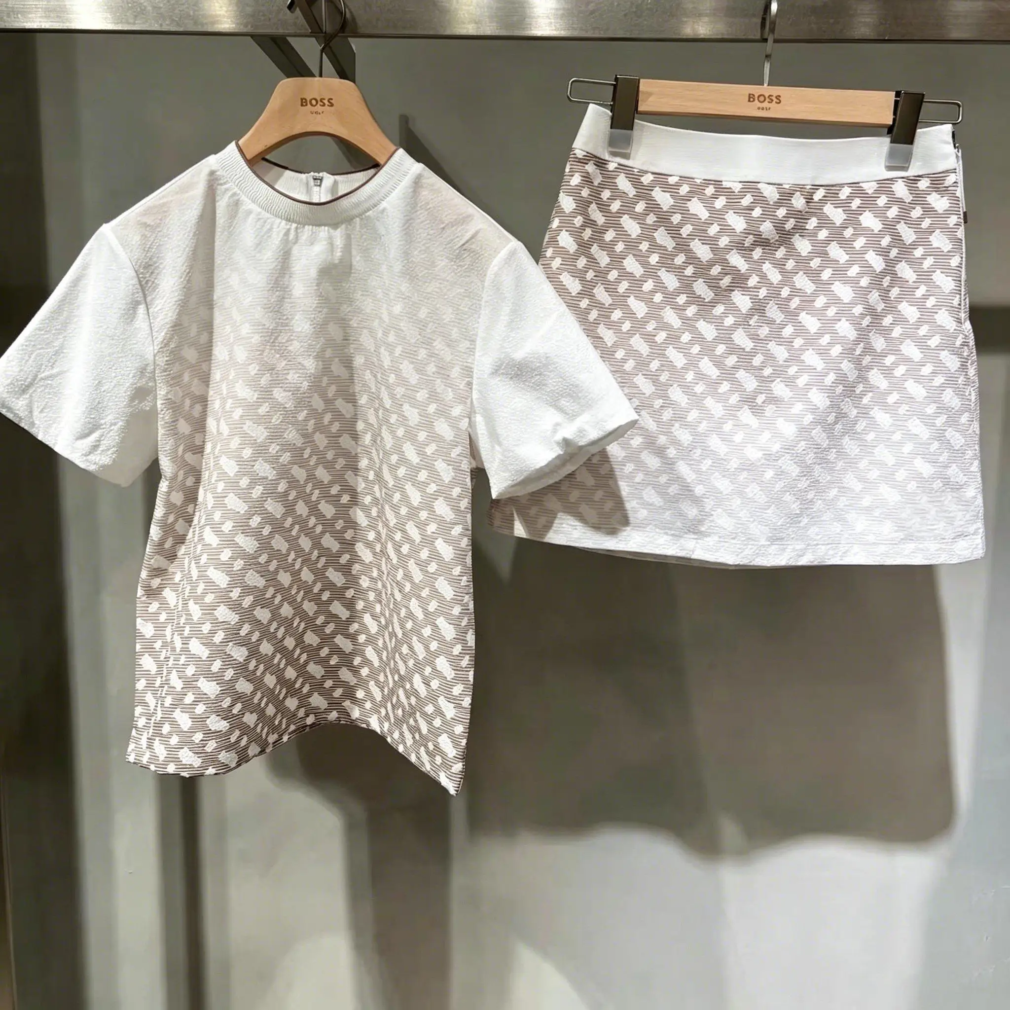 Women Crew Neck Golf Outfit Set Quick Dry Bubble Gradient Print Fabric Fashion Casual Versatile Ladies Sports Golf Clothing