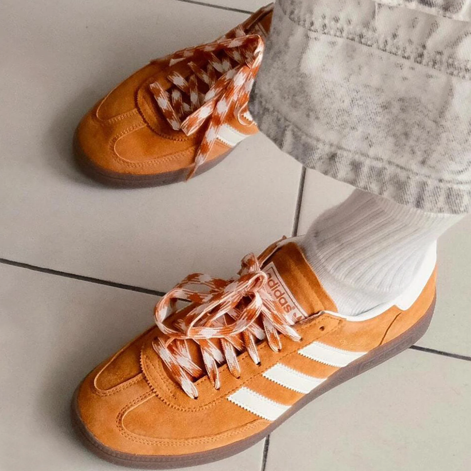 

Adidas Originals Unisex Low-top Casual Classic Sneakers KI5930