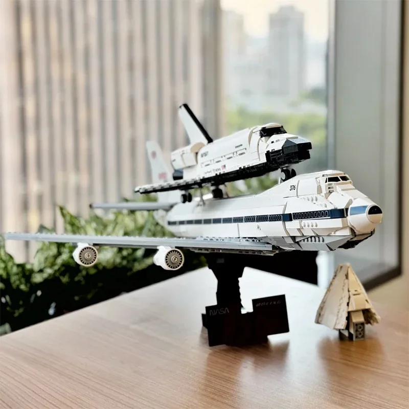 Criativo 2417 pçs lanzadera transportadora blocos de construção sirplane modelo espaço avião montar tijolos brinquedos presente para criança menino adulto