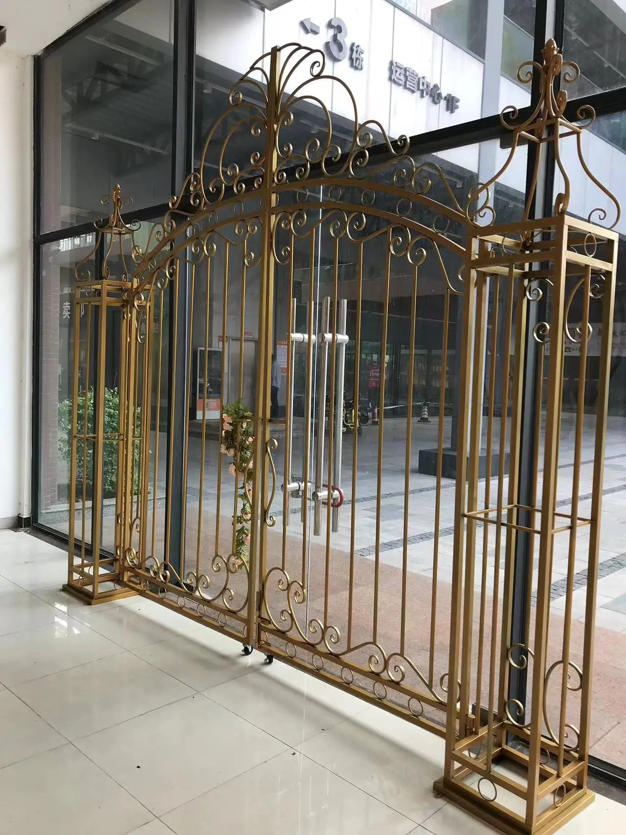 Hierro Golden Gate para decoración de bodas y eventos