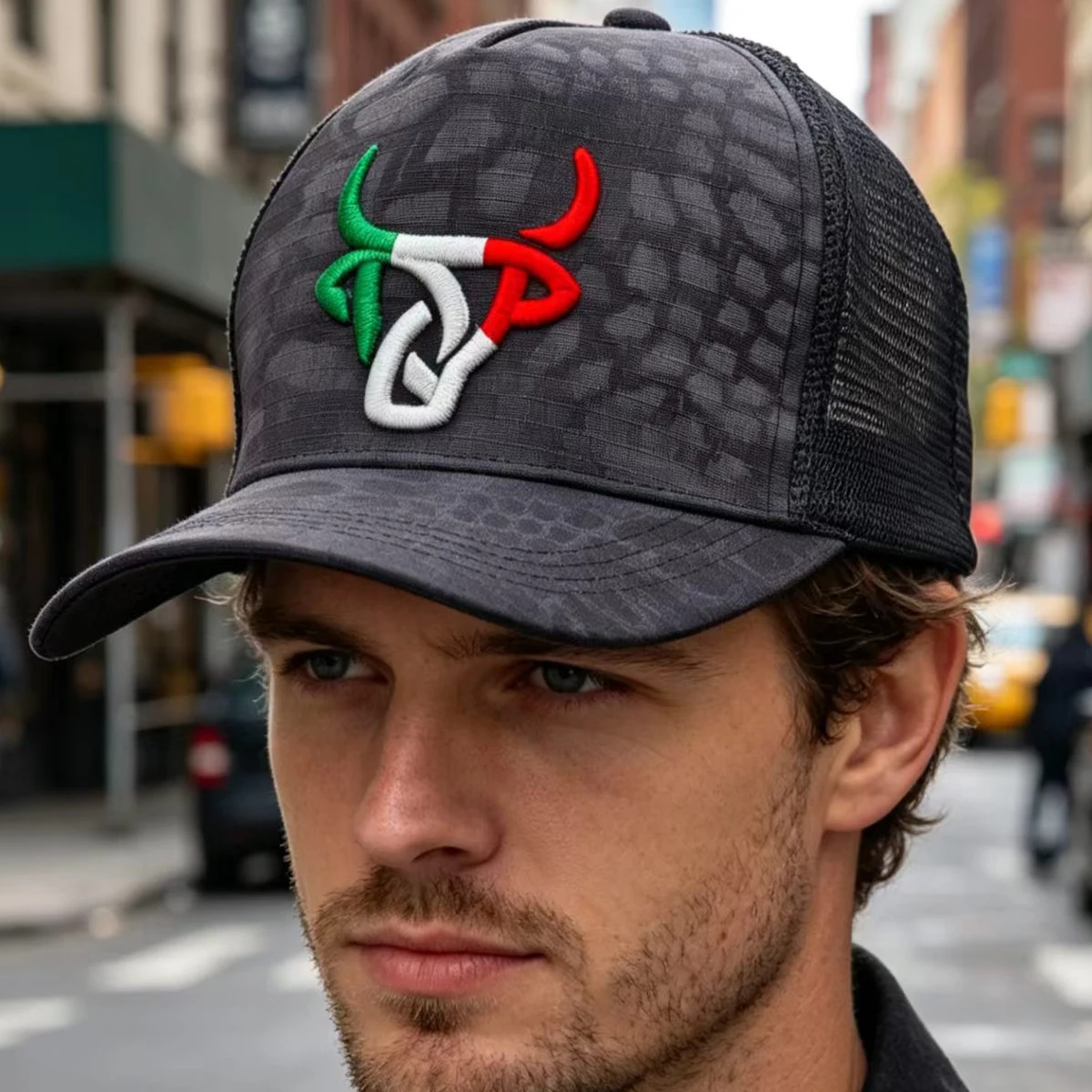 Unisex European Style Baseball Cap with Colorful Bullhead Embroidery And Tree Pattern Breathable Mesh Fashionable Casual All-Sea