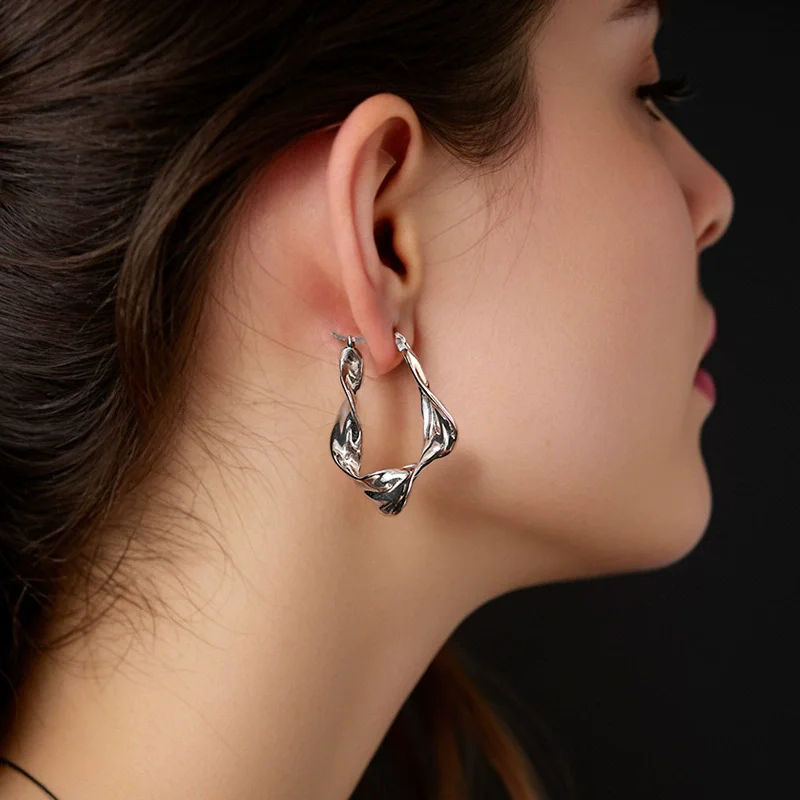 

S925 sterling silver women's earrings gold-plated zircon exaggerated twist pattern European fashion jewelry party accessories