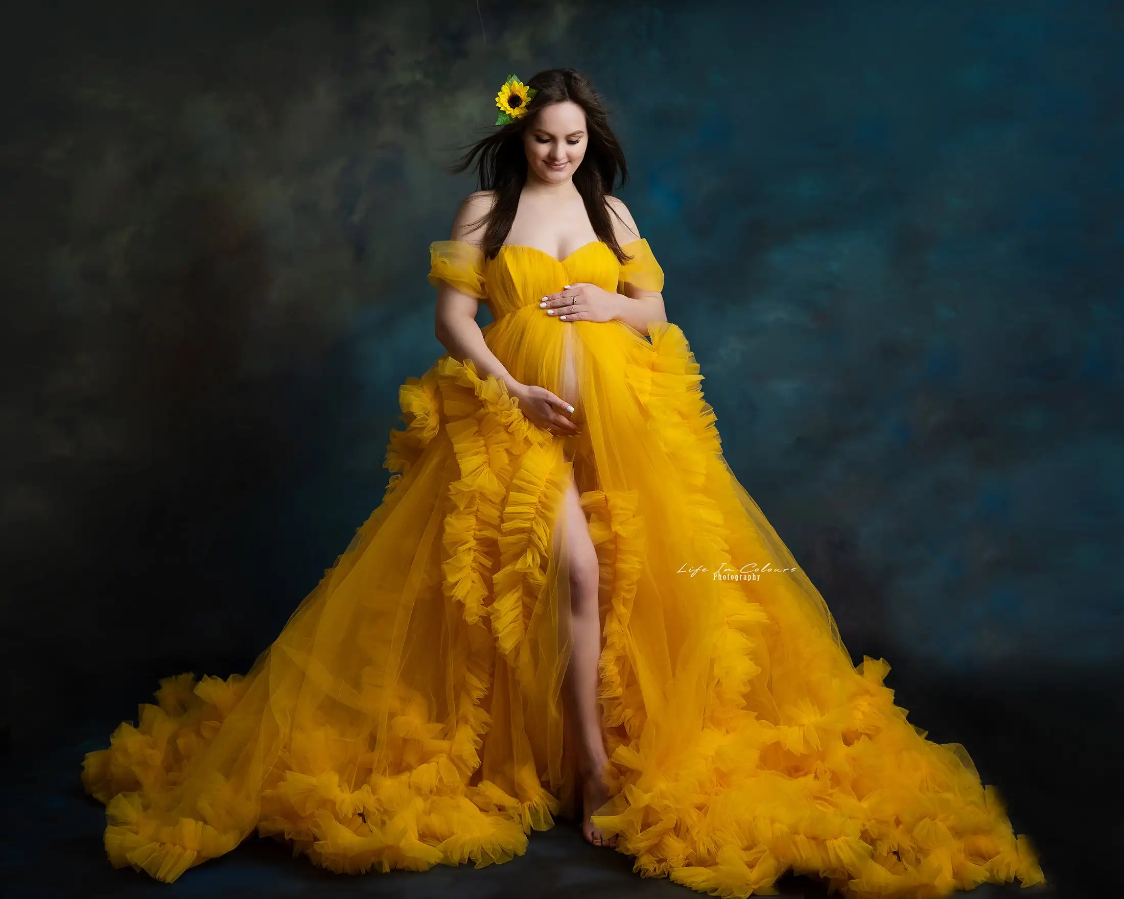 Gaun bersalin berkerut bahu terbuka kuning elegan untuk pemotretan Sweetheart gaun jubah mandi bayi renda depan terbuka pregnani