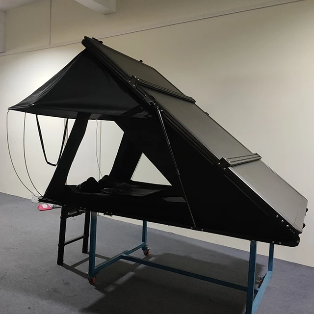 Custom Outdoor Camping Aluminum 4 Person Roof Tent Triangle  Rooftop Tent Clamshell Black Gray Hard Shell Roof Top Tent