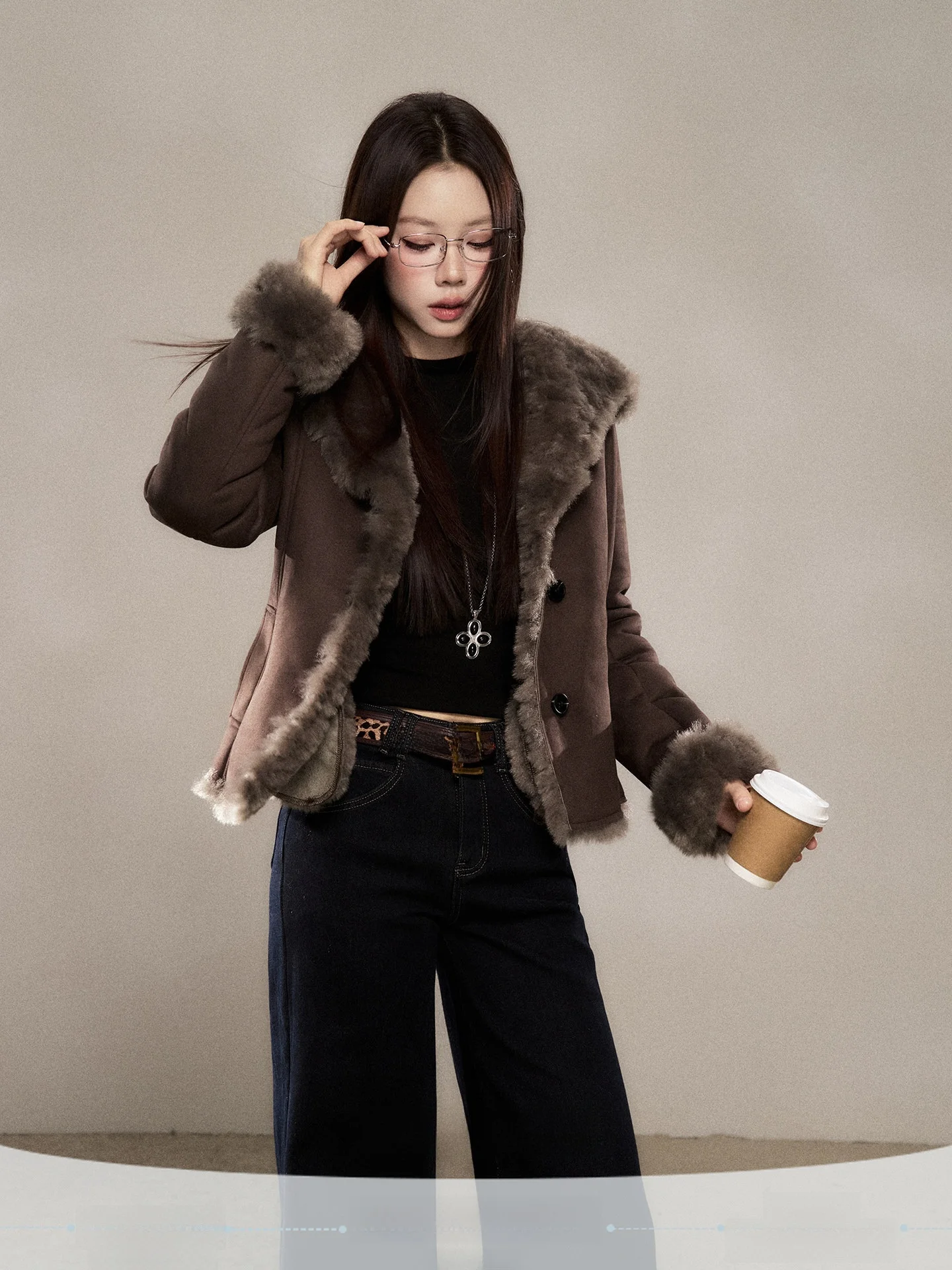 

Berries Wild Short Brown Fur Jacket Women's Winter New Style Super Beautiful Mermaid Furry Top American Style Loose Fit Long ...
