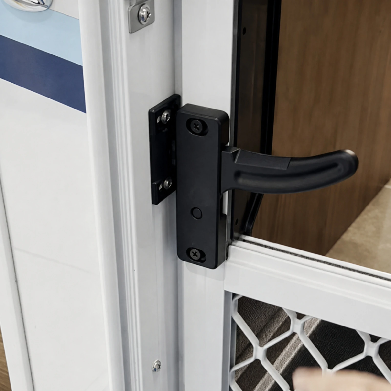 RV Screen Door Latch with Installation Hardware Long-Lasting Motorhome Screen Door Handle with Strike Plate Heavy-Duty Slim
