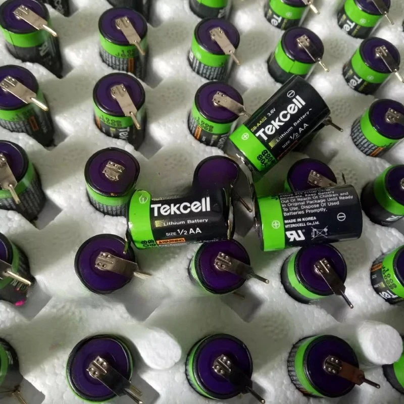 2 PÇS/LOTE Tekcell SB-AA02 3.6V 1/2AA Bateria com Juntas de Solda