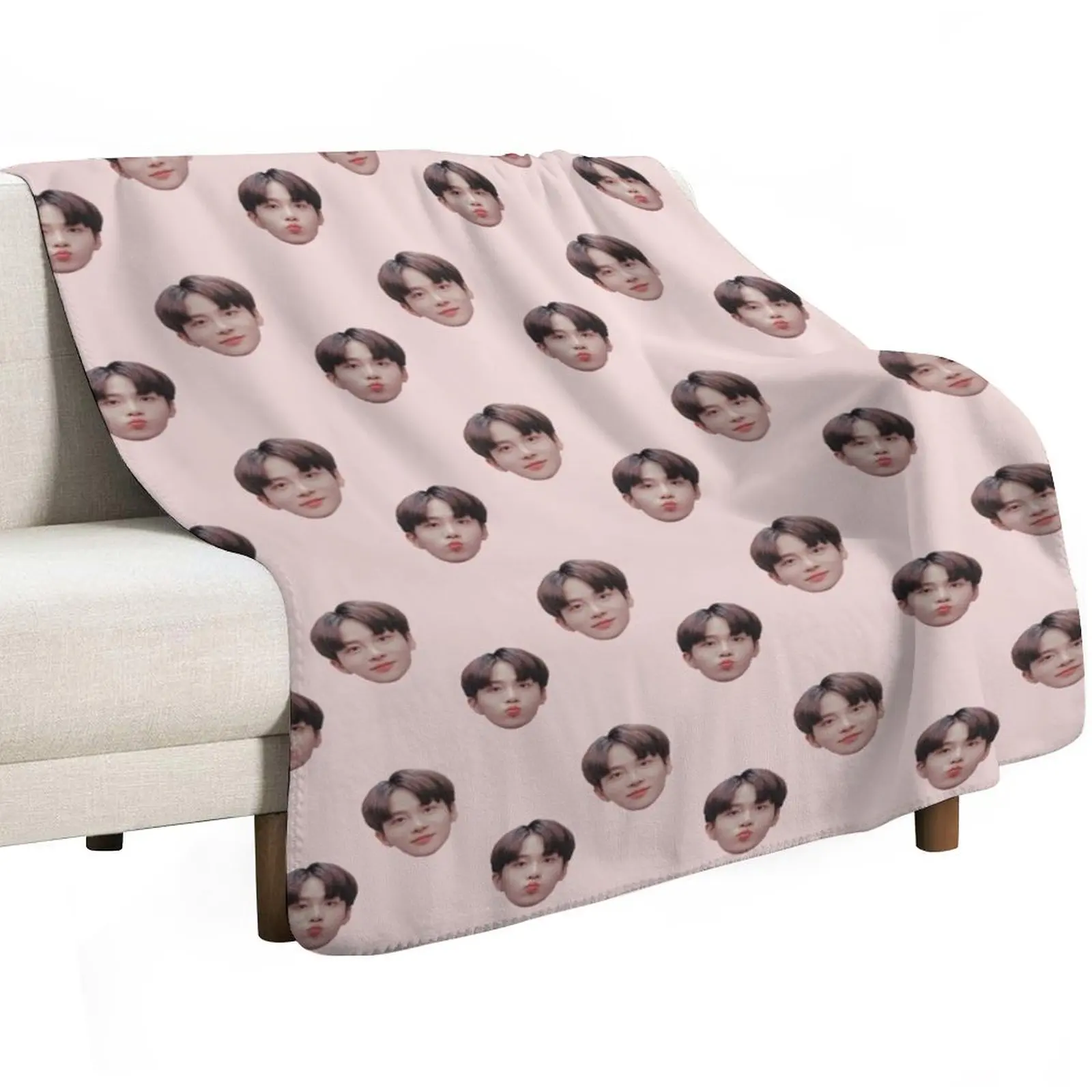 Ateez Jongho Head Pattern Bright Pink Throw Blanket Soft Nap Shaggy bed plaid Polar Blankets