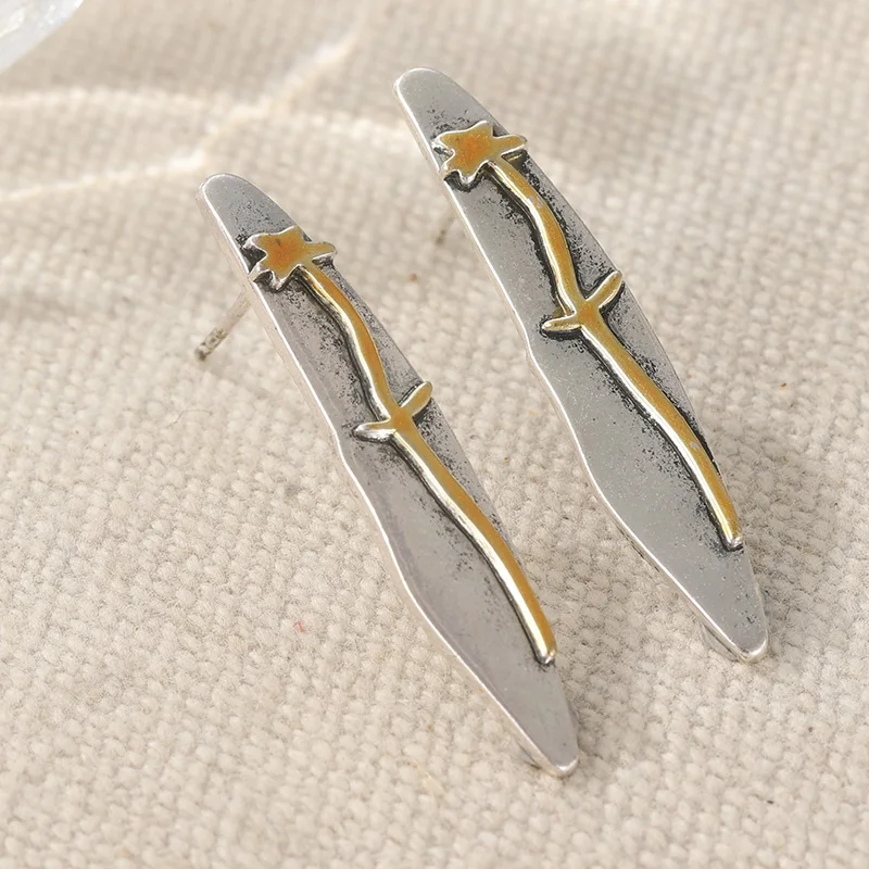 Kreative Silberfarbene Stern-Ohrhänger für Damen Metall-Ohrringe mit Handgeschnitztem Muster für Party und Alltag – Detail 5