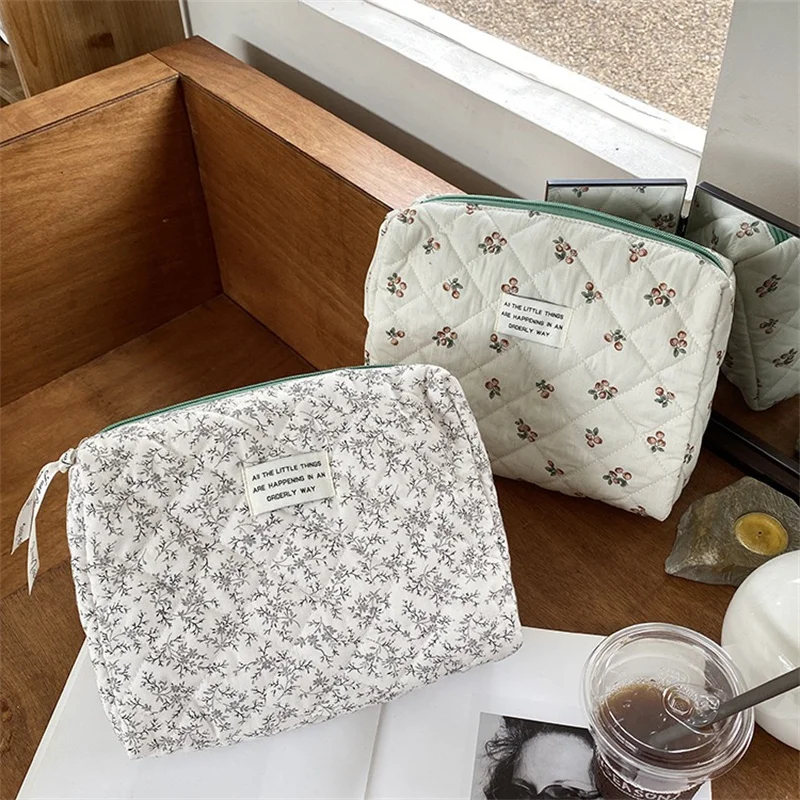 Bolsa de almacenamiento de gran capacidad coreana, organizador de viaje, bolsa de maquillaje floral portátil, bolsa de pañales para bebés, bolsa de